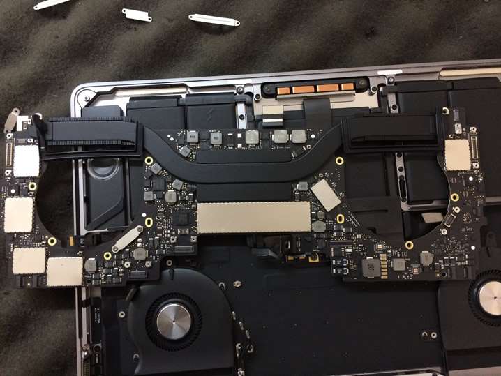 MacBook Pro A1706 Замена материнской платы